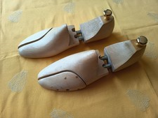 PAIRE DE FORMES A CHAUSSURES