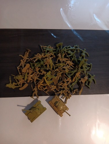 Lot petits soldats - petits,