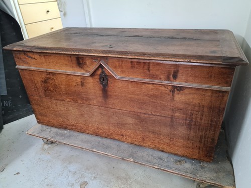 Coffre noyer ancien - coffre,