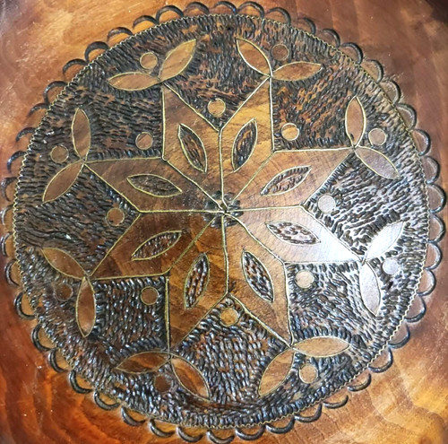Assiette bois incrustée - , de