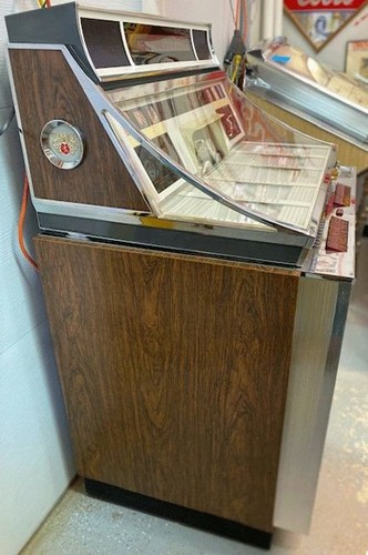 Wurlitzer jukebox model - jukebox,