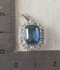 Ancien pendentif, décor pierre bleue, en argent, art déco