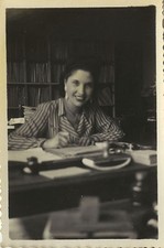 ANTIQUE PHOTO - VINTAGE SNAPSHOT - WOMAN OFFICE WORK SECRETARY - WOMAN WORK