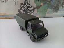 MERCEDES UNIMOG.  BÂCHÉ
