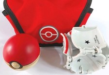 Throw 'N' Pop Poké Ball avec Red Trainer Kit Bag 2016 Tomy Nintendo 