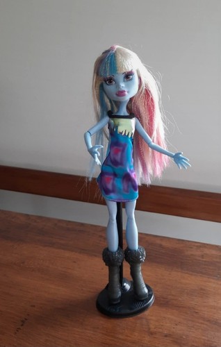 Poupée monster high abbey - poupée,