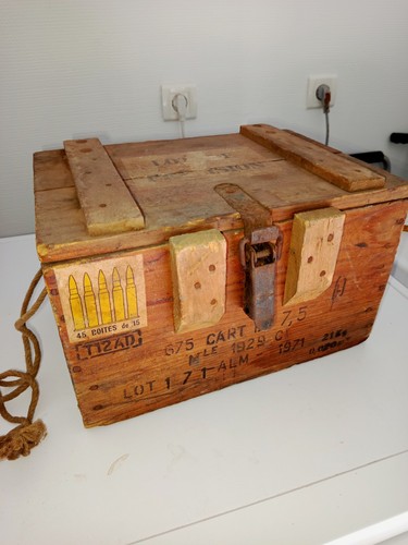 Caisse munitions armée - à,