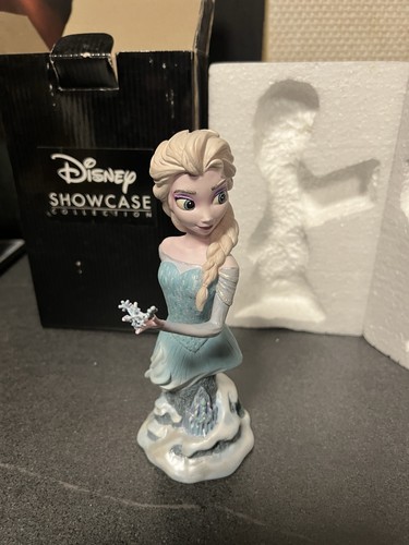Disney showcase collection - showcase,