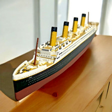 RMS TITANIC 1:1250 (21.5cm)