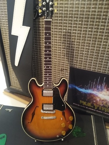 Axe heaven gibson 335 - heaven,