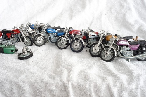 Lot motos miniatures - lot,