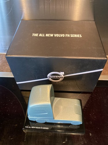 Presse papier camion new - new, volvo