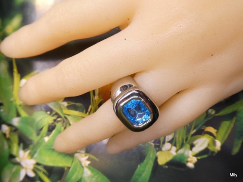 Bague fantaisie neuve - bague,