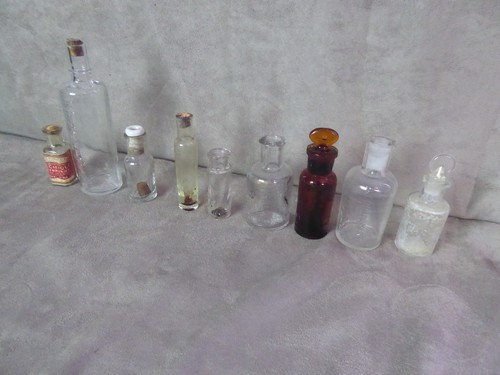 Lot petits flacons en - petits,