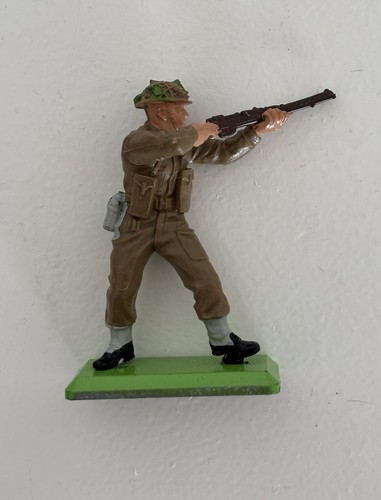 Britains deetail 1971 - 1:32,