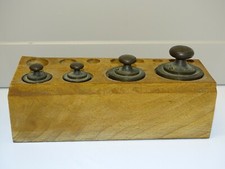 -ANCIENNE BOITE DE POIDS pour