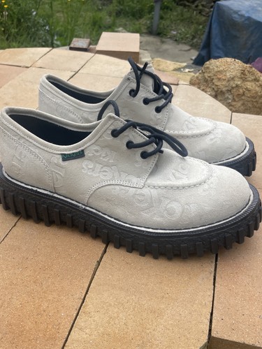 Ladies casual shoes