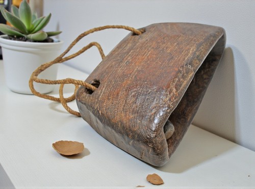 Cloche bois antique animaux - cloche,