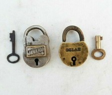 2 anciennes petites serrures