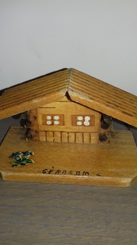 Ancien petit chalet bois - ancien,