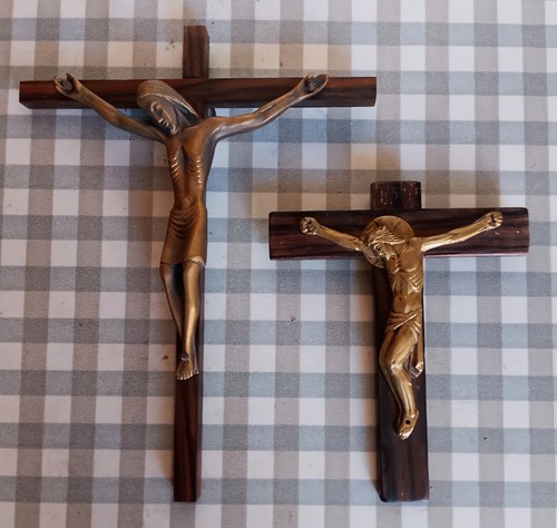Anciens petits crucifix - 2, bois