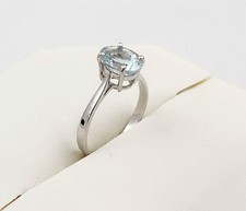 Bague récente en or blanc 18