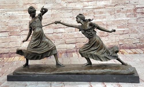 Femmes fatales bronze after - bronze,