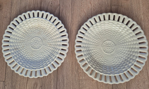 Anciennes assiettes ajourées - assiettes,