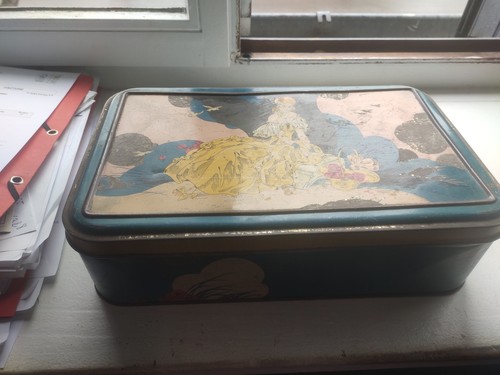 Ancienne boite tole - en,