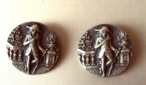 Paire boutons anciens en - de,