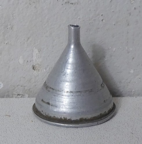 Ancien entonnoir miniature - ancien, en
