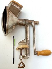 Ancienne rape à fromage