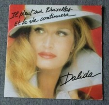 Dalida , il pleut sur