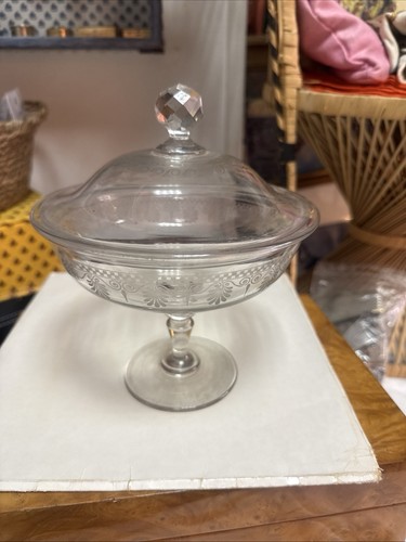 Coupe sur pied - , drageoir