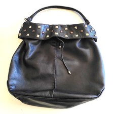 Sac besace à clous carré et