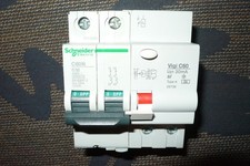 DISJONCTEUR DIFFERENTIEL 32A