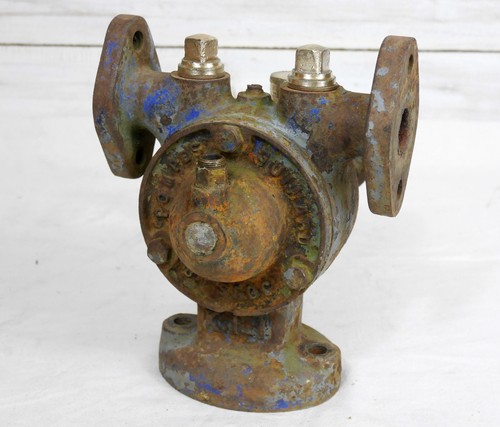 Ancienne pompe fonte deco - ancienne,