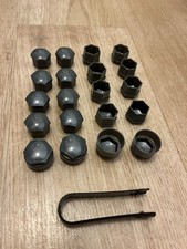 Pack Caches Écrous Dont 4