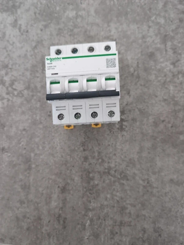 Disjoncteur 40a courbe - 40a,