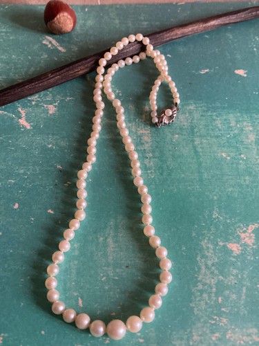 Ancien collier fausses perles - fausses,