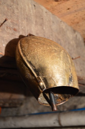 Cloche qui sonne tres - qui,