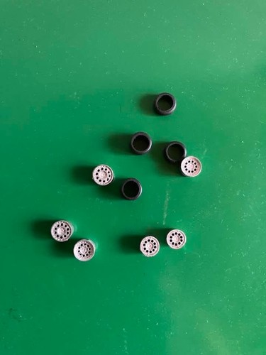 Roues jantes pneus - pneus, lancia