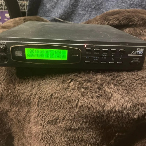Korg x5dr half rackmount sound - half,