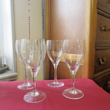 4 verres a vin rouge en