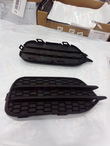 Pair front bumper fog - front, light