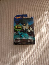voiture miniature Hotwheels Batmobile neuf échelle : 1/64