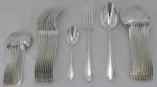 Alfénide, Christofle Pompadour, ménagère set de 36 pièces en métal argenté.