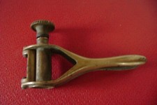 Ancienne Bouchonneuse SANBRI