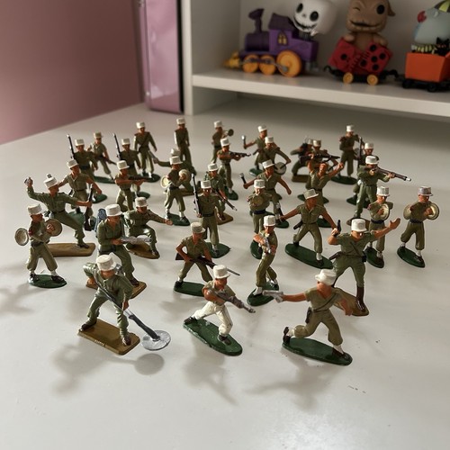 Lot figurines soldats - 36,