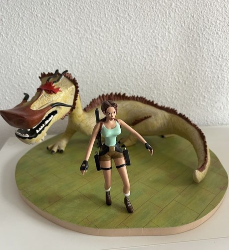 Tomb raider contre le dragon - tomb,